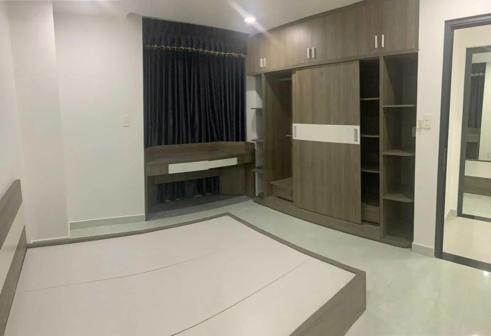 Cần bán căn hộ Remax Plaza 2 - 3 PN, giá 3 tỷ, khu chợ lớn 0909 920 ***