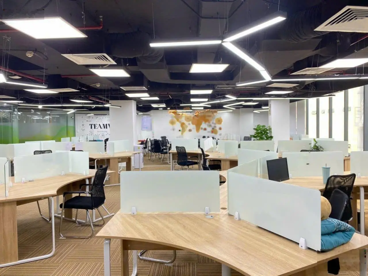 Tòa nhà MT Lê Văn Việt, hầm 7 tầng, DT: 7m x 30m, HĐT cty Dược 180 tr/tháng, giá 42 tỷ