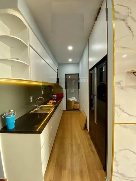 Kẹt vốn kinh doanh bán gấp căn hộ Sky Center gần sân bay 2 phòng ngủ