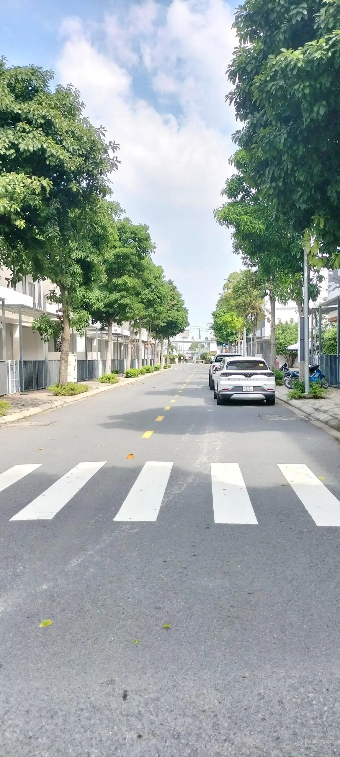 Bán căn B2 - 17 KDC The Pearl trục chính, nhà 1 trệt 2 lầu 1ST, giá 3,3 tỷ, sổ sẵn hoàn công