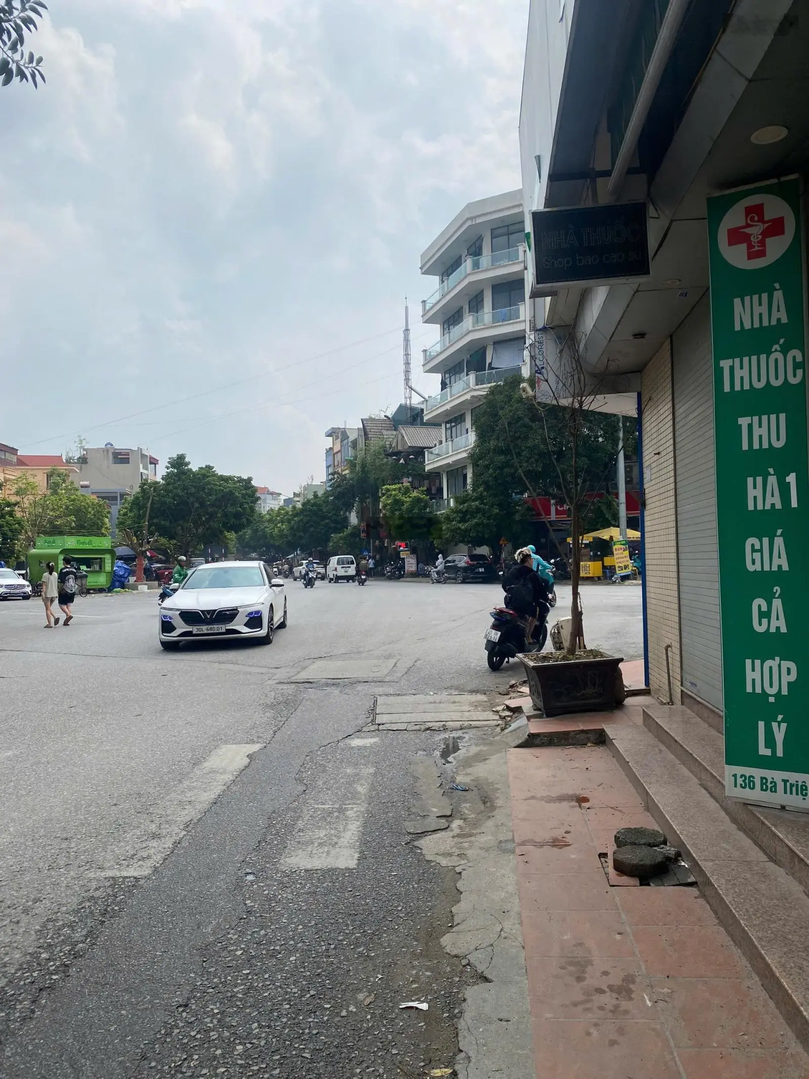 chủ giảm 1 tỷ bán nhanh tòa nhà 7 tầng thang máy mặt phố Bà Triệu - Hà Đông , kinh doanh