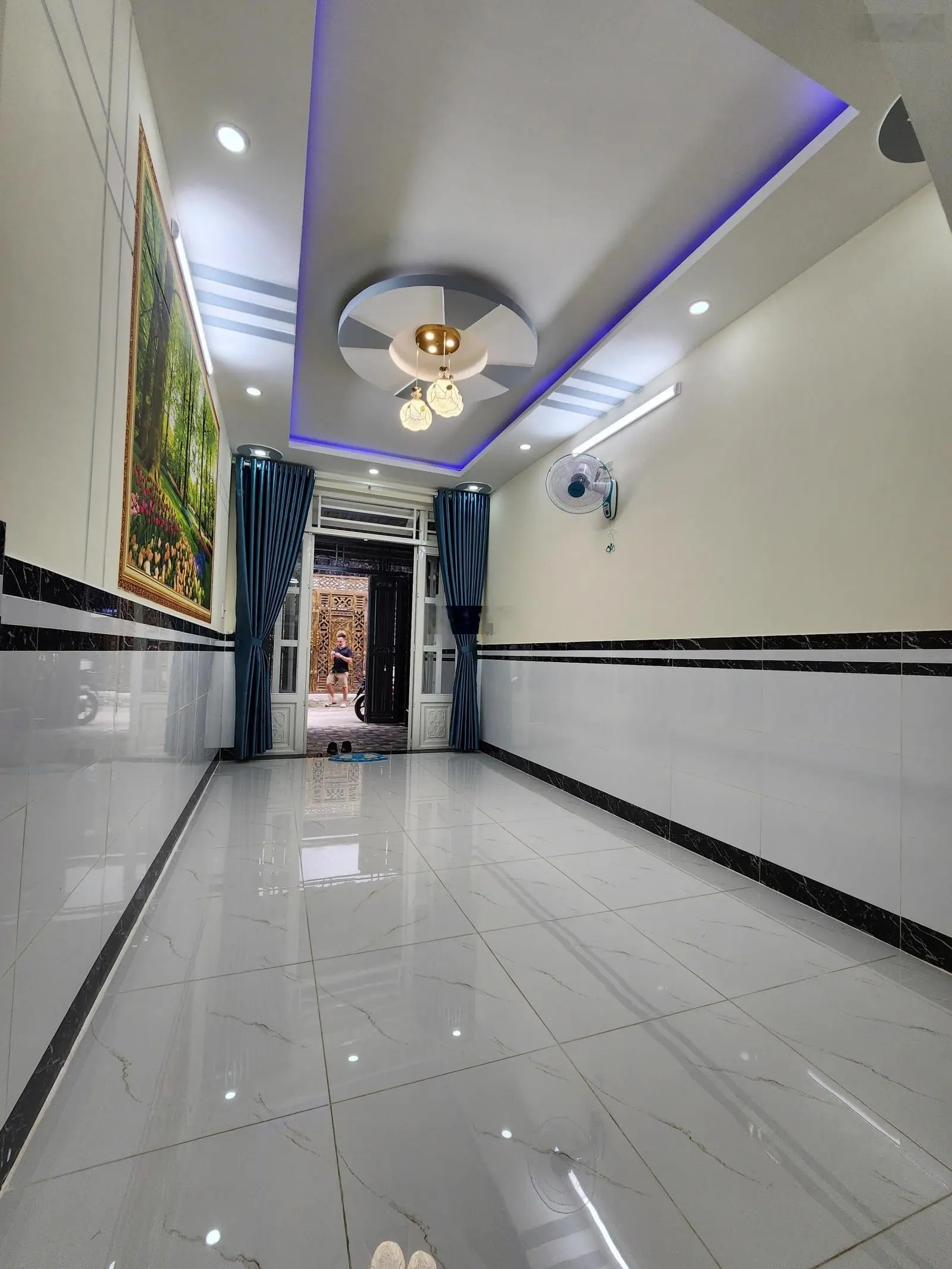 Bán nhà 3 tầng đường Trần Thị Hè, Quận 12, HXH, diện tích 45m2, giá 2,650 tỷ