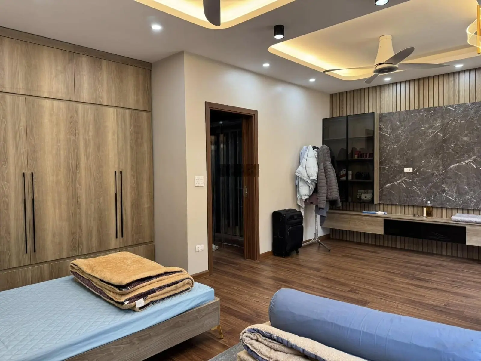 Cần bán nhà phố Lê Trọng Tấn Phương Liệt 7T 74m2 kinh doanh - thang máy - ô tô tránh vỉa hè 20,9 tỷ