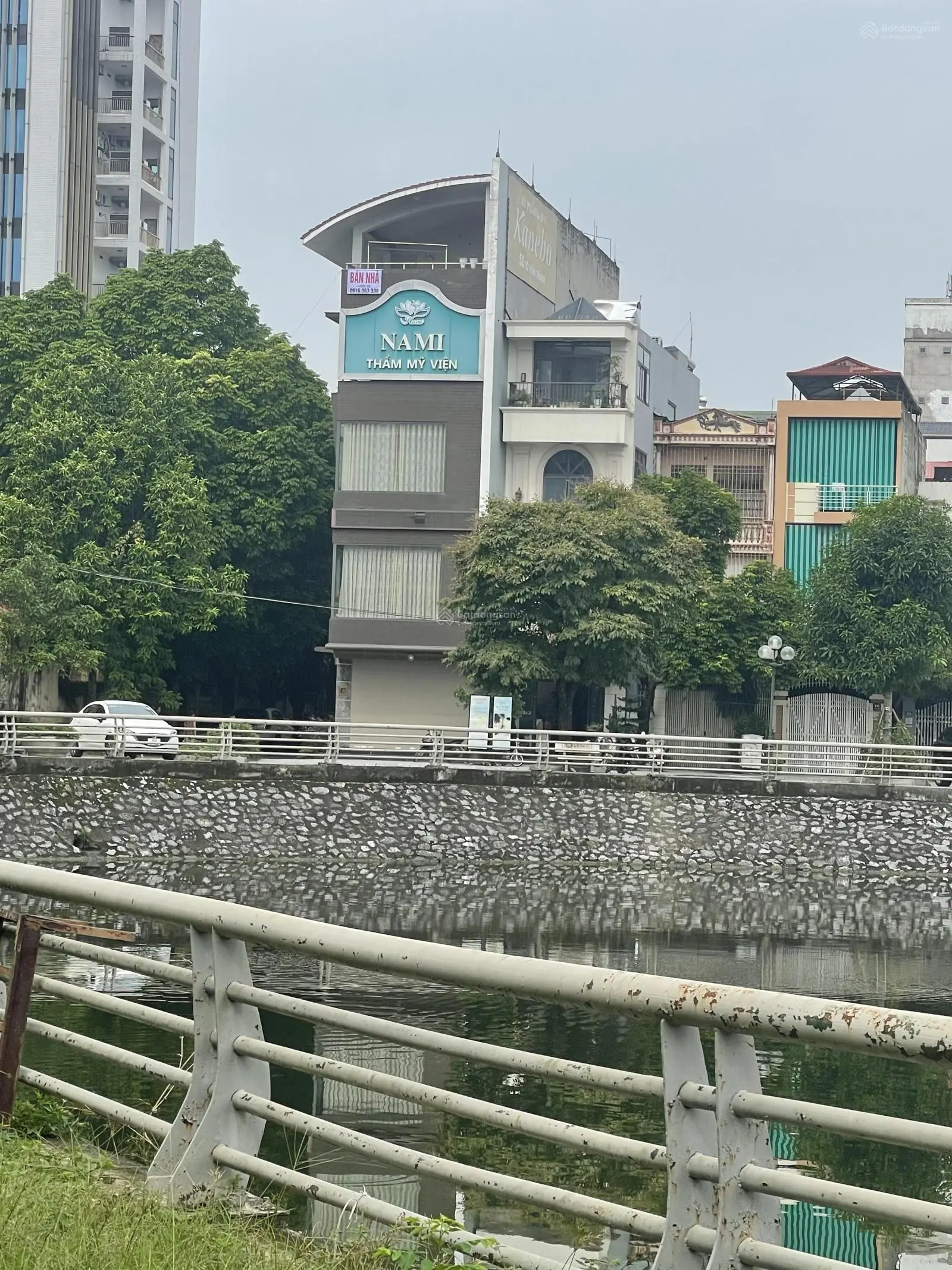 Bán nhà 2 mặt tiền trung tâm thành phố view hồ cực đẹp. 14,5 tỷ