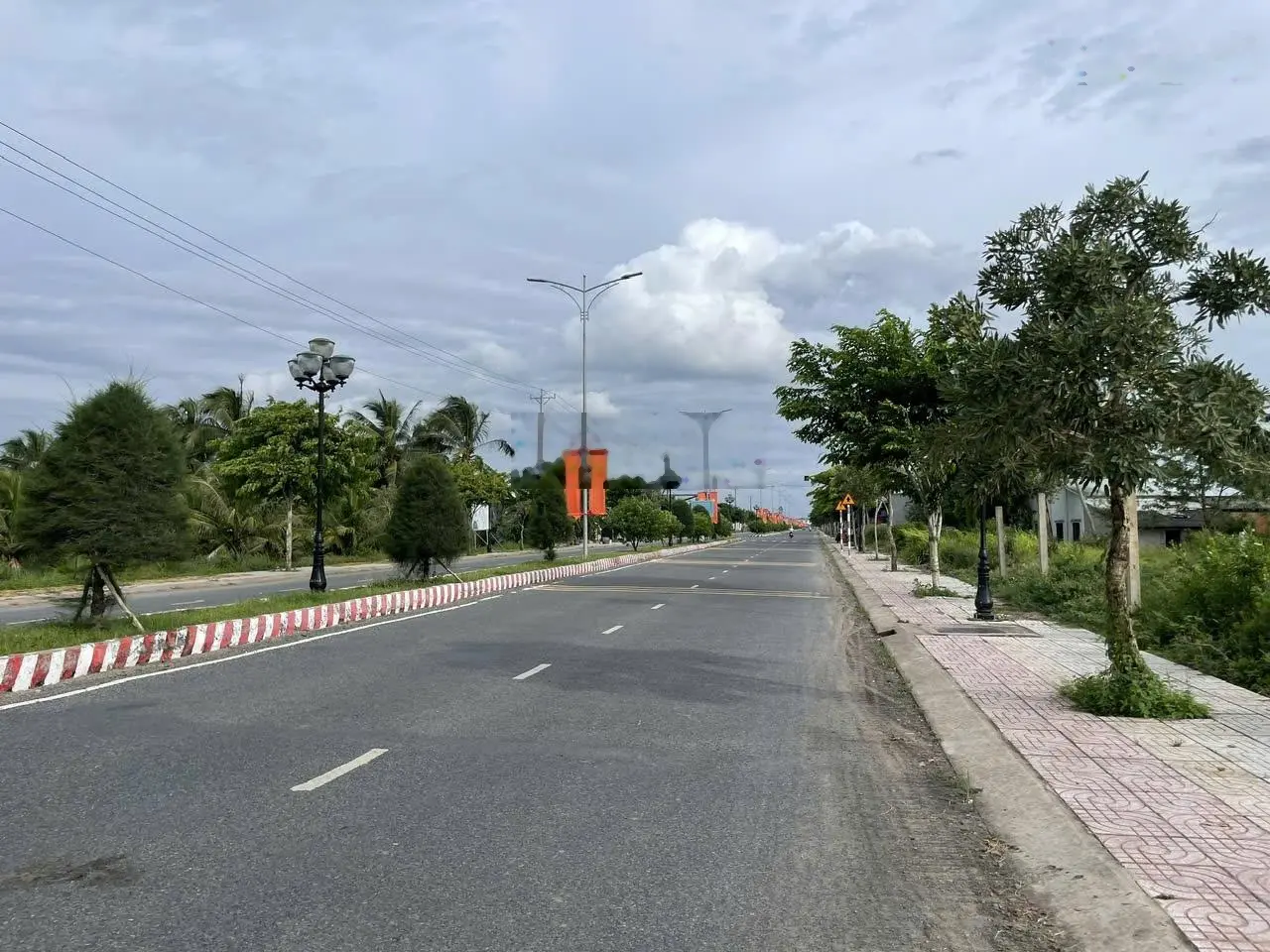 (HIẾM) ĐẤT ĐẸP LÀM NHÀ Ở KẾT HỢP KINH DOANH SÂN VƯỜN2100m2 CÓ 700M2 THỔ CƯ 6 TỶ TIỂU CẦN, TRÀ VINH