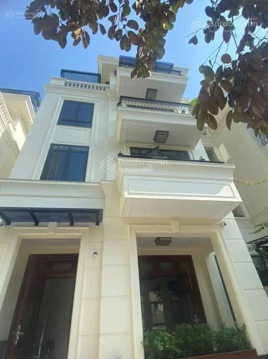 Bán nhà siêu đẹp ! Khu VIP Thành Thái P14 Q10 , mặt tiền 6 x 18m hầm 4 tầng st thang máy
