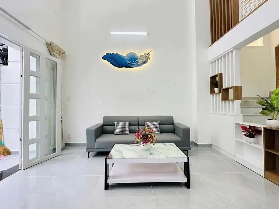 Nhà ngộp bán lỗ 300tr đường Nguyễn Văn Mại 46m2 cách sân bay 2p, giá chốt