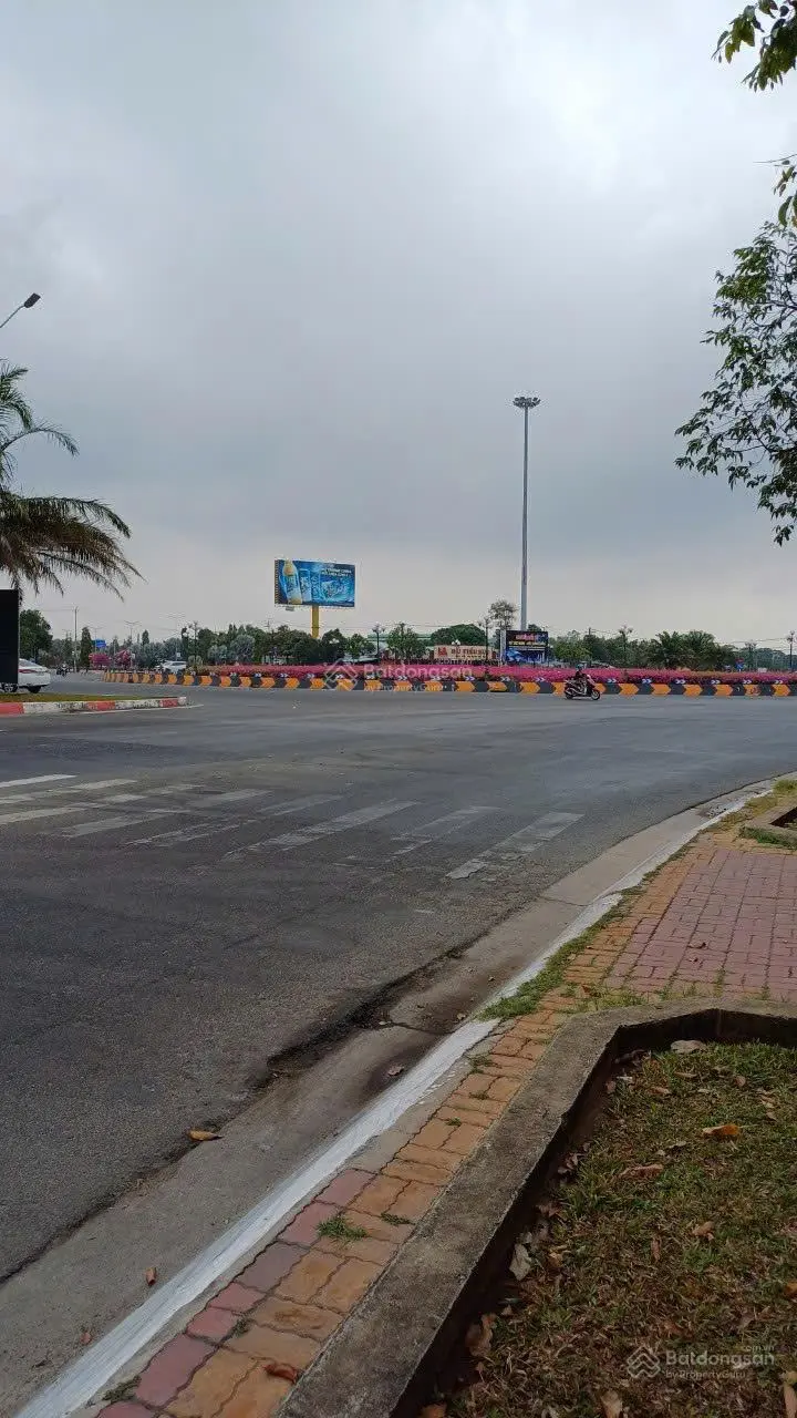 Bán nhà xưởng MT đường 2/9, P. 12 TPVT. DT 2480m2. Ngang 30m. Đang cho thuê 50tr/tháng. Giá 13tr/m2