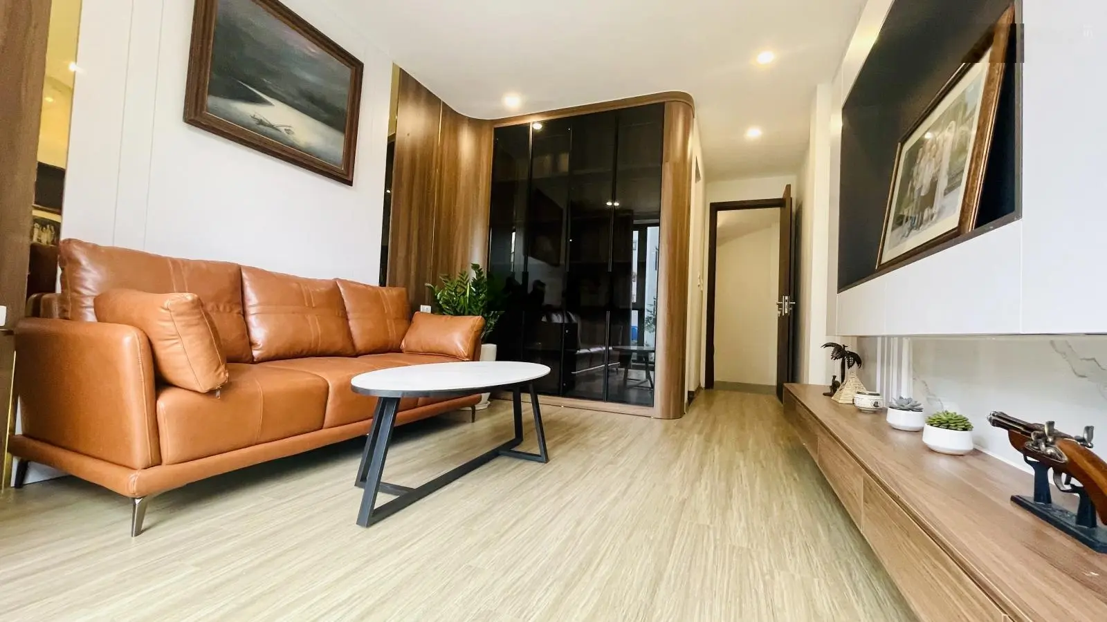 Nhà đẹp nguyễn văn cừ gara ô tô ngõ thông kết hợp kinh doanh hoặc cho thuê dòng tiền ổn định