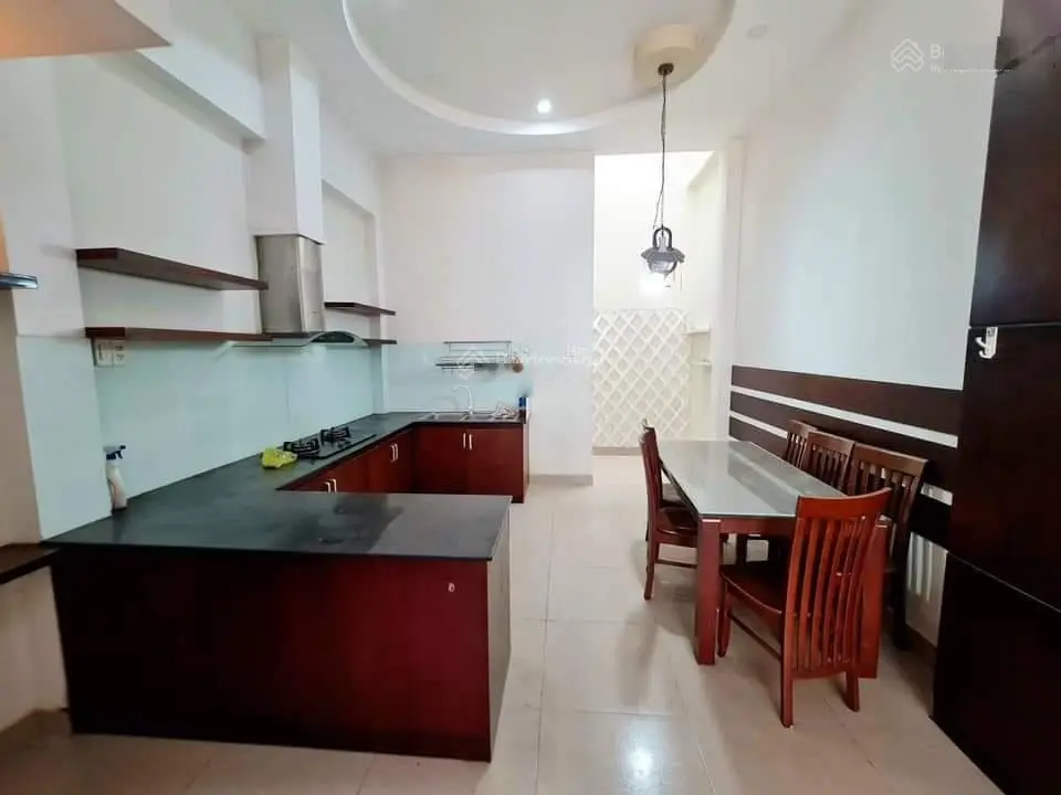 Bán nhà ngộp đường Bùi Minh Trực, Quận 8. Giá chỉ 2 tỷ 450. Hẻm xe hơi.Phù hợp mua ở hoặc kinhdoanh