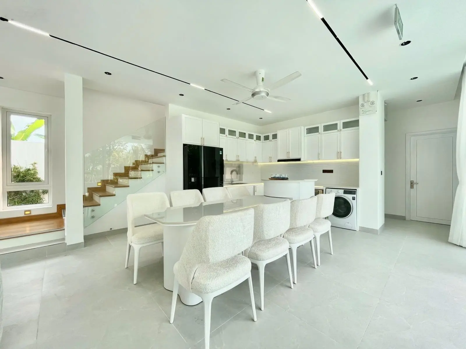 Villa xịn xò 1300m2, ngay sát sông Hàn giá rẻ, không ở có thể cho thuê 70 tr/1 th