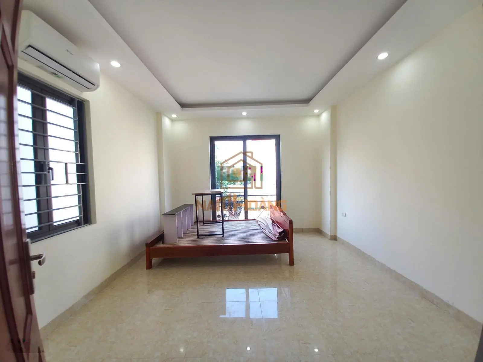 Bán nhà Phố Xốm Phú Lãm ~40m2 xây 4 tầng 5 phòng ngủ ô tô đỗ cửa ngõ thông ô tô qua 6,15 tỷ