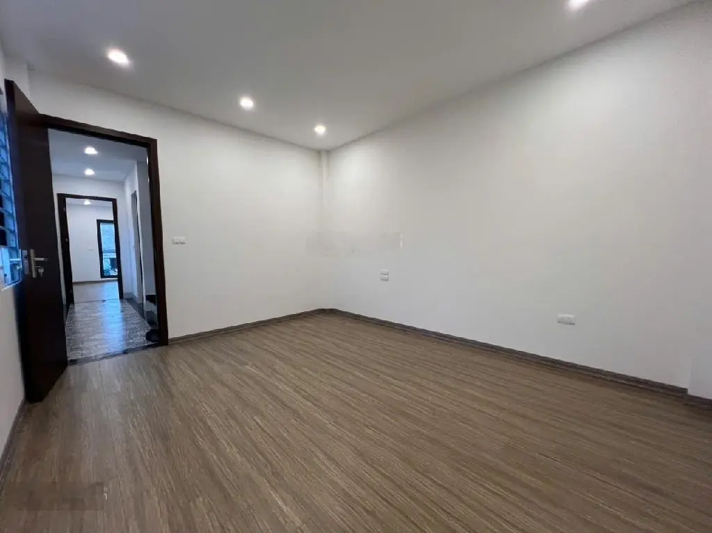 Nhà Phố Trạm ngõ nông 15m ra đường 2 ô tô tránh, sân để xe riêng DT 86 m2 x 4 tầng, 8,6 tỷ
