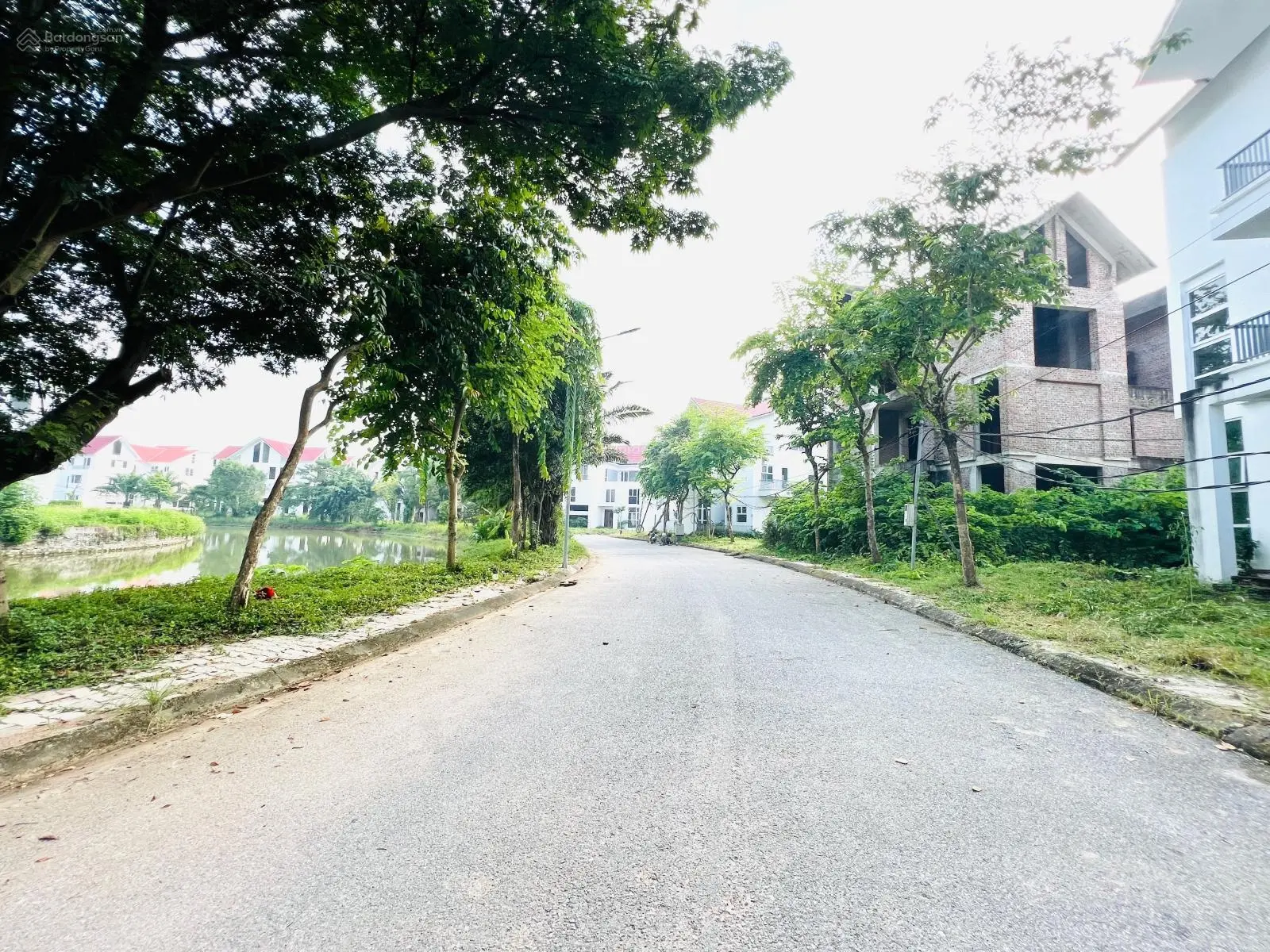 Siêu phẩm View Hồ cực đẹp 300m2. LH 0962 204 ***