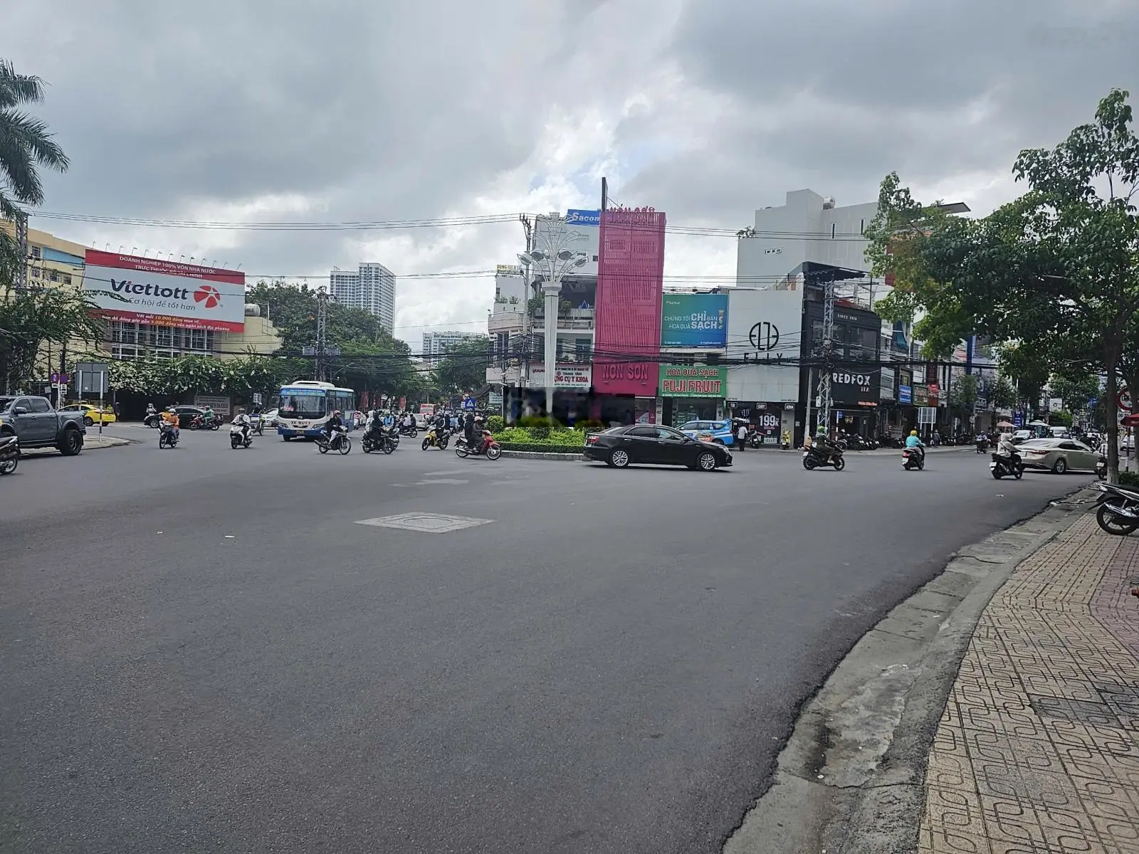Nhà mặt tiền quang trung vòng xoay lý thánh tôn/ nha trang