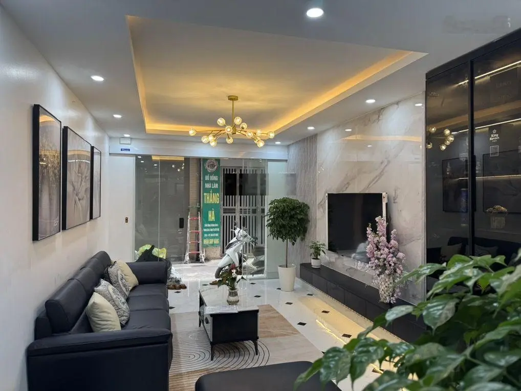 Chính chủ bán nhà phố Xuân La, Tây Hồ, 38m2, 5 tầng thang máy, ô tô đỗ cửa, tặng nội thất