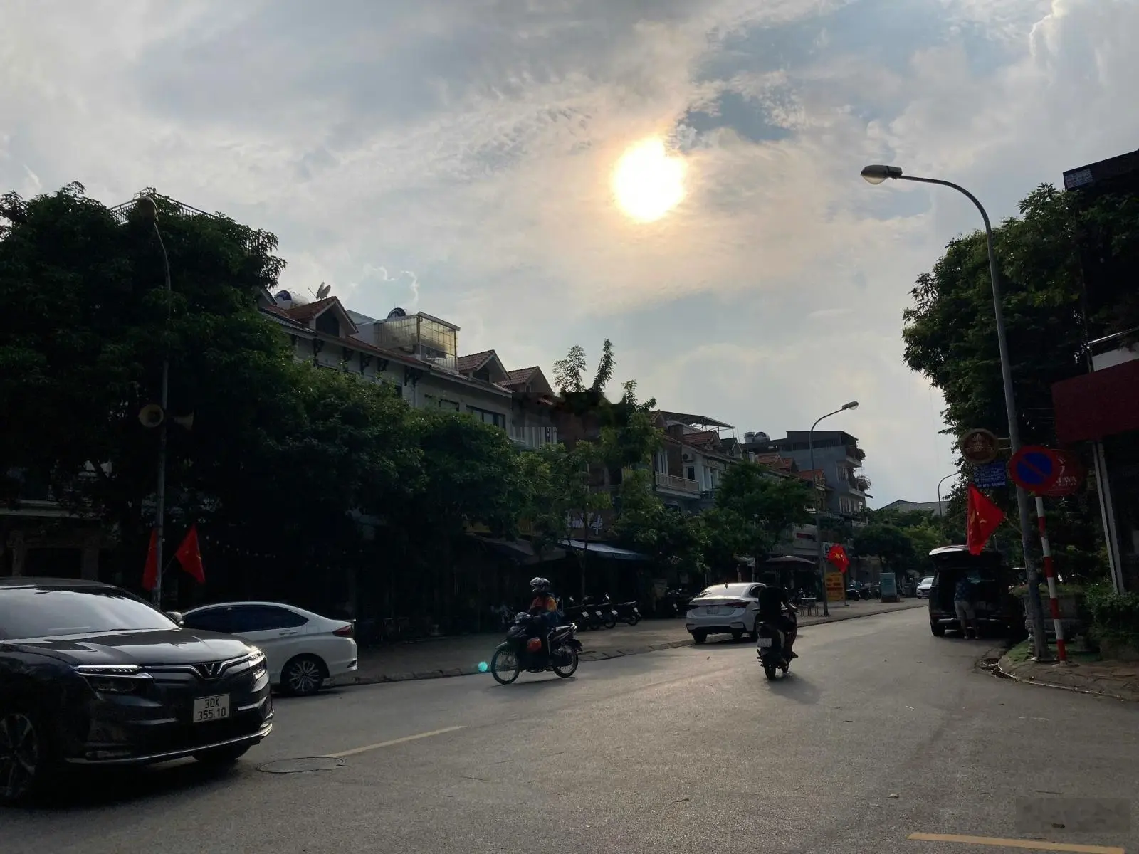 Bán căn liền kề vị trí víp nhất mặt phố Hoàng Thế Thiện - Chu Huy Mân, Sài Đồng, Long Biên