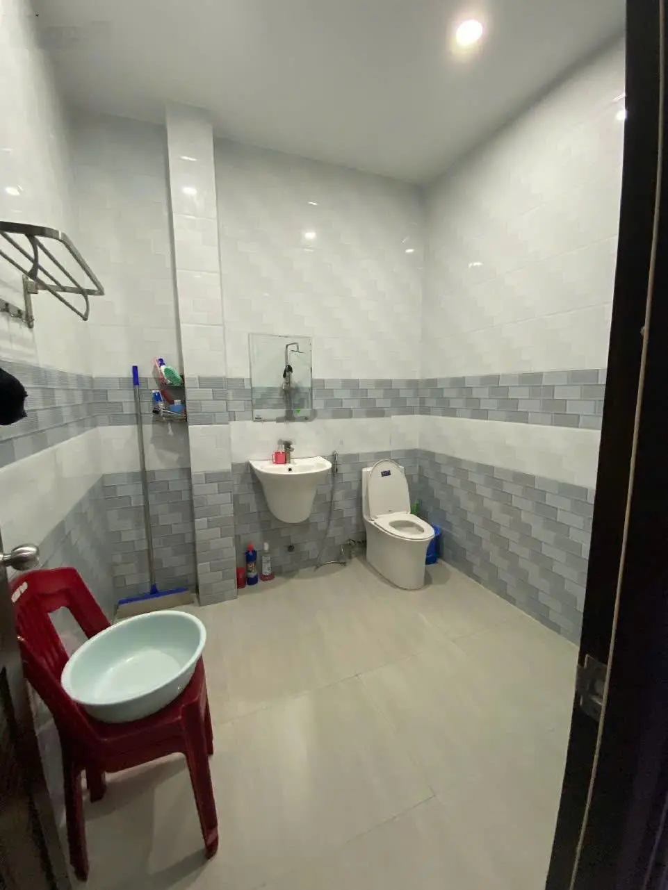 Giảm sâu 1 tỷ - bán nhà đẹp 3 tầng x 95m2 vuông vức nở hậu đường Nguyễn Duy Hiệu chỉ nhỉnh 6 tỷ
