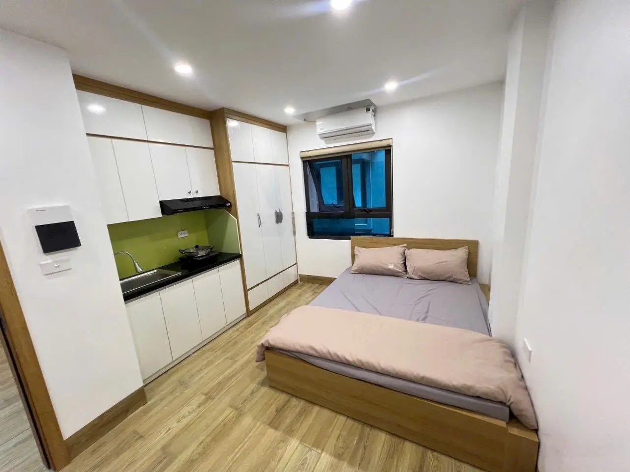 Kim Mã nhà đẹp 5 tầng 40m2 mặt tiền 4.2m lô góc 2 mặt thoáng 9tỷ chỉ 2 bước ra phố trung tâm