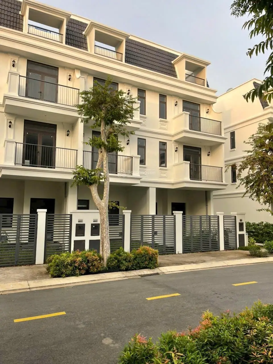 Cần bán gấp nhà phố vũng tàu 1 trệt 3 lầu giá 4.99 tỷ tại la vida residences 77.5m2, 4pn gần biển