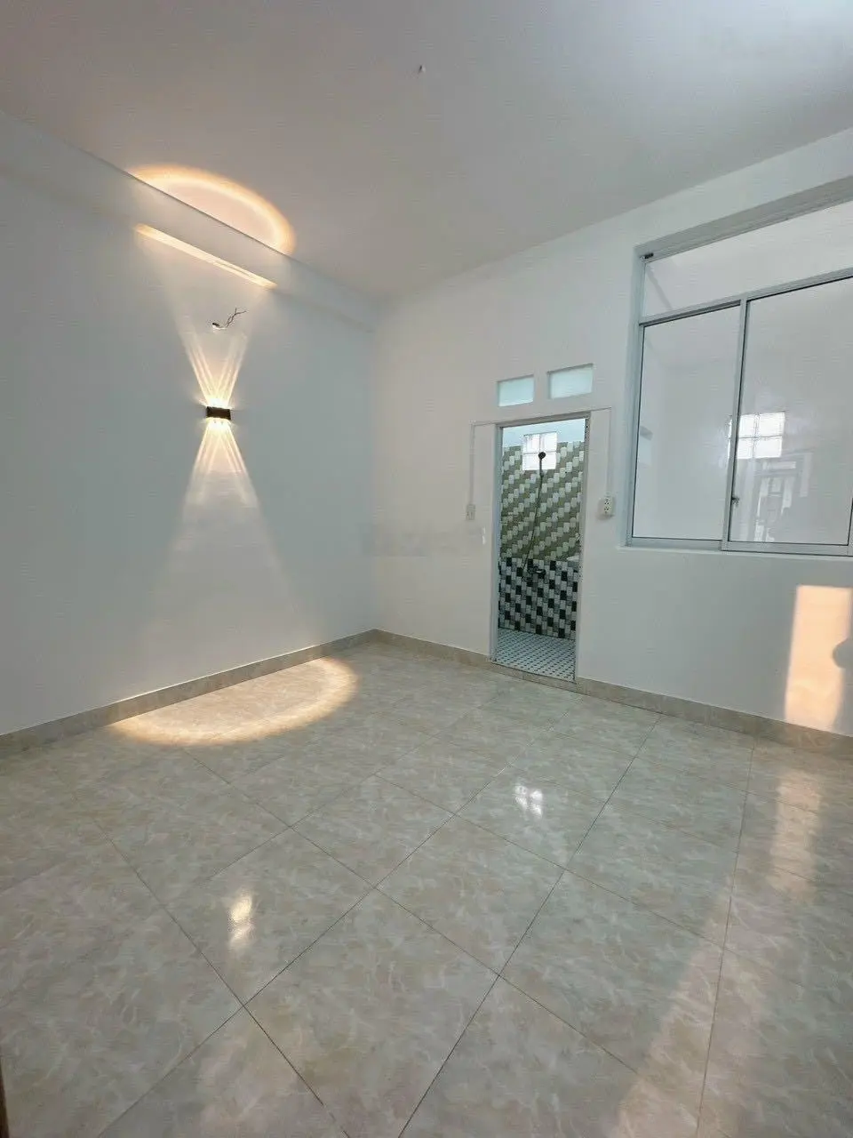 Bán nhà, Đ. Cách Mạng Tháng Tám, Phường 13, Quận 10, 3Tỷ3, DT 70m2, sổ sẵn, LH 0896 465 ***