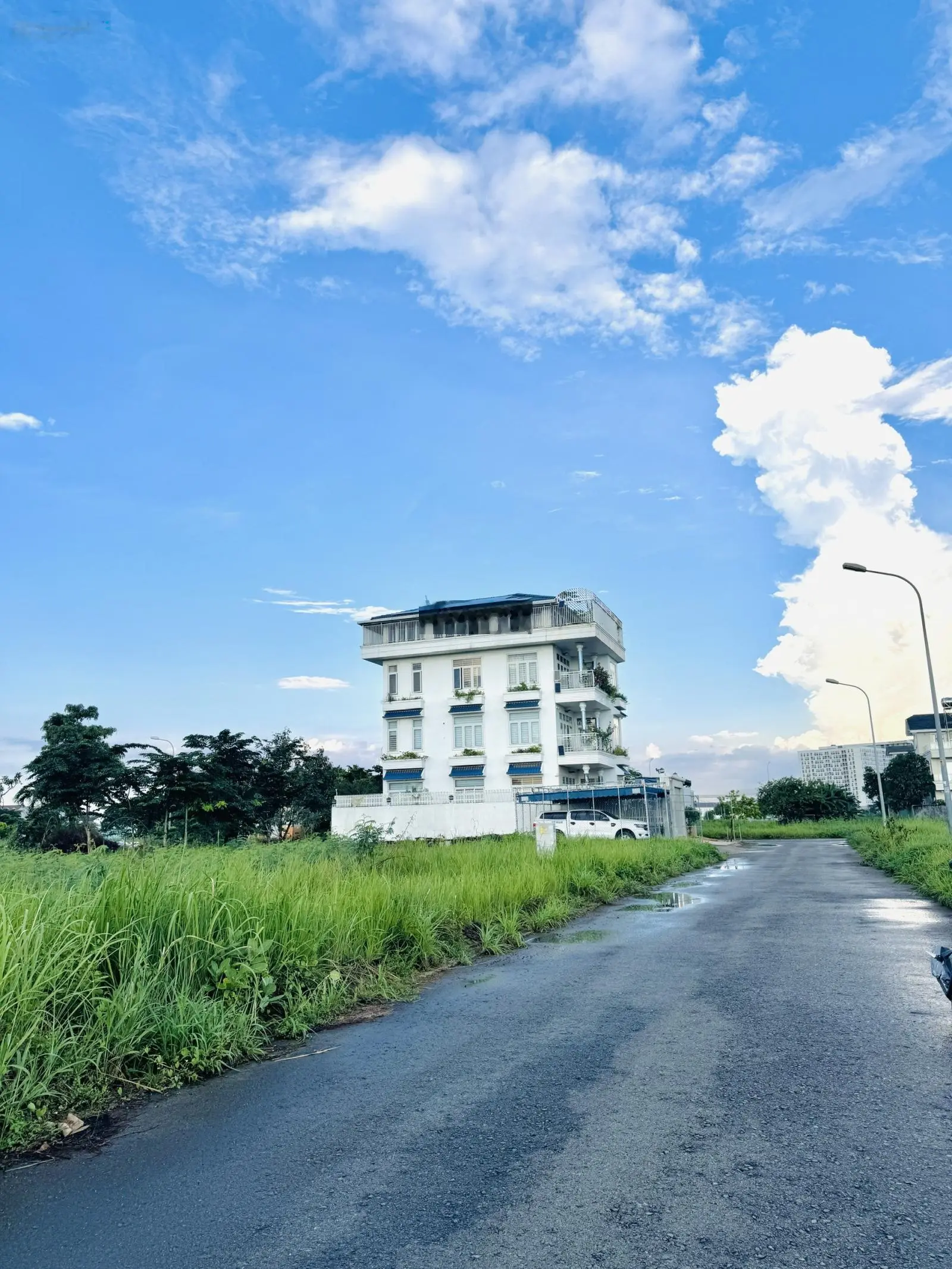 Còn khoảng 20 nền. Đối diện Global City(100-200tr/m2), cháy hàng đất nền Phú Nhuận(55tr/m2).