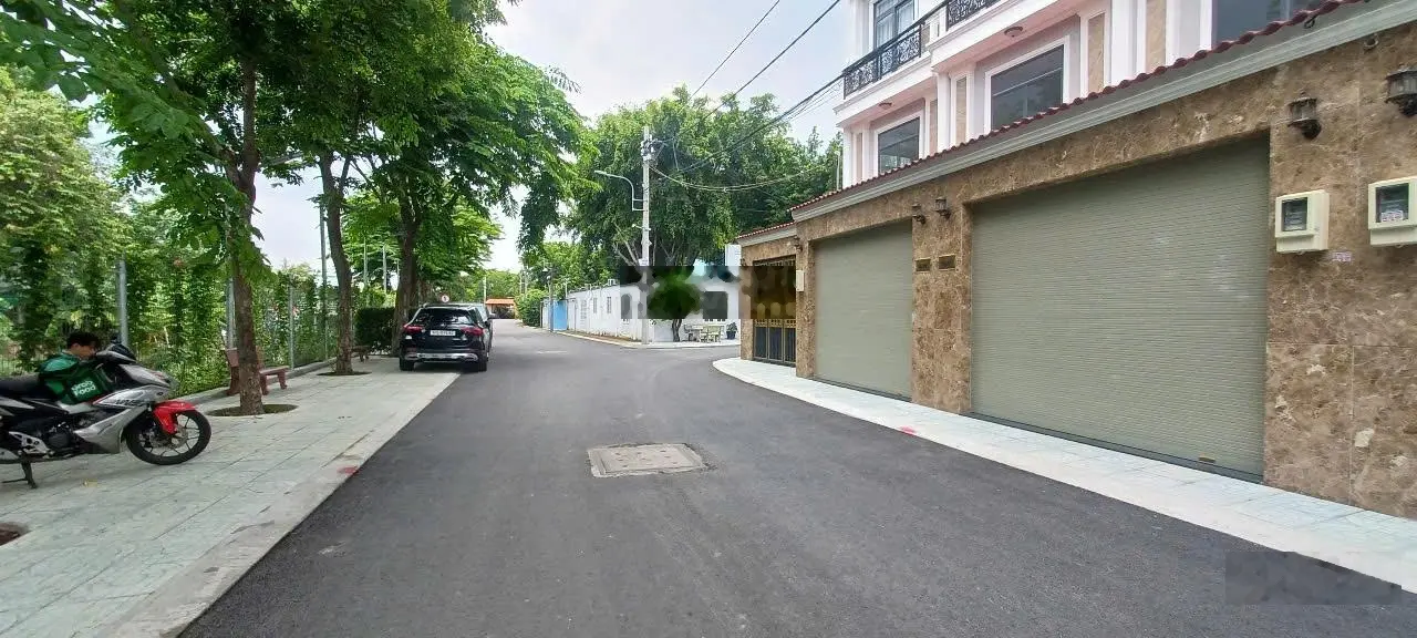 Nhà phố ven sông Sài Gòn nối liền KĐT Vạn Phúc nhưng giá chỉ bằng 1 nửa, Giá như căn hộ, Sổ Hồng