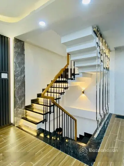 Bán nhà Quận Bình Tân - Đường Bình Thành - Sổ hồng công chứng sang tên-Xây dựng BTCT 3 lầu 5 phòng
