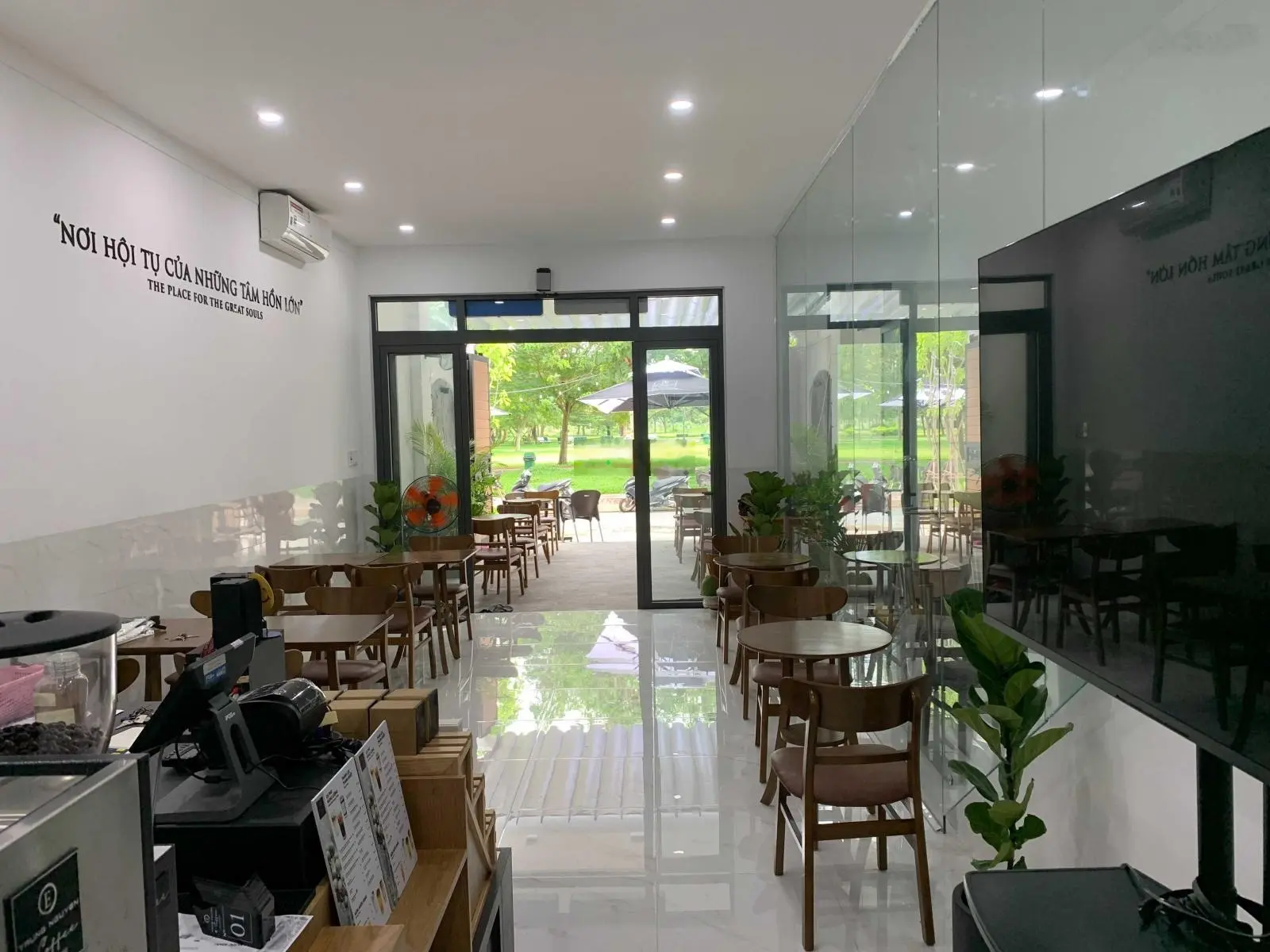 Cần bán căn nhà và quán cafe đối diện công viên thị trấn Trảng Bom