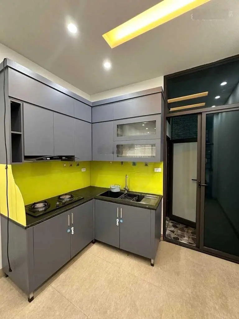 nhà xây mới 60m2 gần big C Long Biên - ngõ nông rộng -full nội thất - đường gần ô tô tránh - 4.6 tỷ