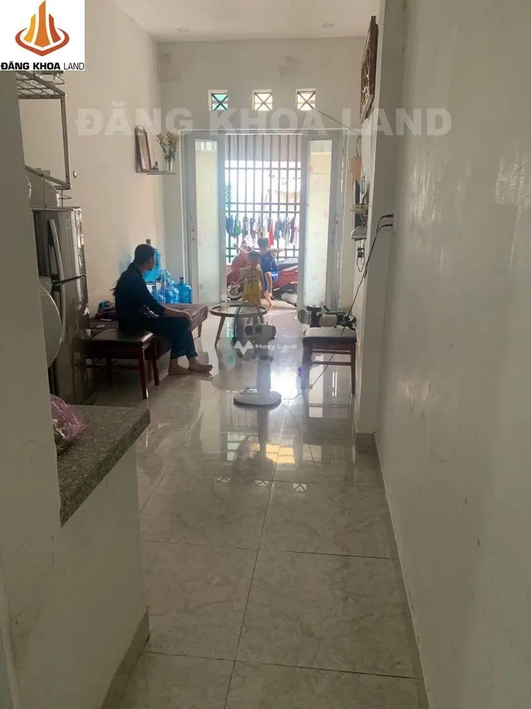 Nhà 42m2, Cách Chợ Thủ Đức 700m, giá 2,85 tỷ.