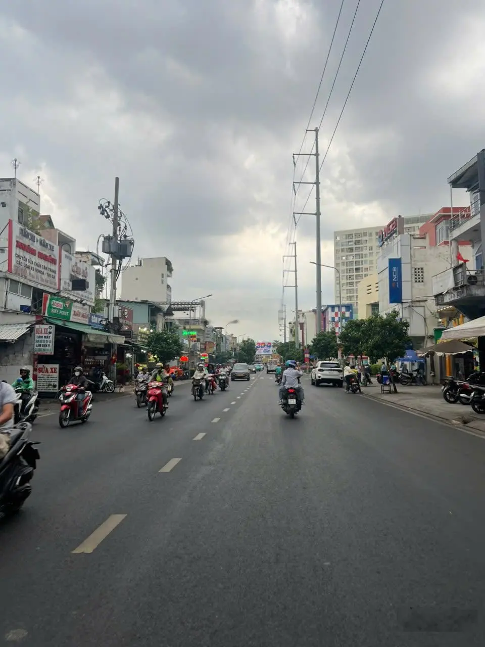 12 tỷ - mặt tiền kinh doanh (4,5x19m - 4 tầng) ngay đầm sen gần coopmark phú lâm