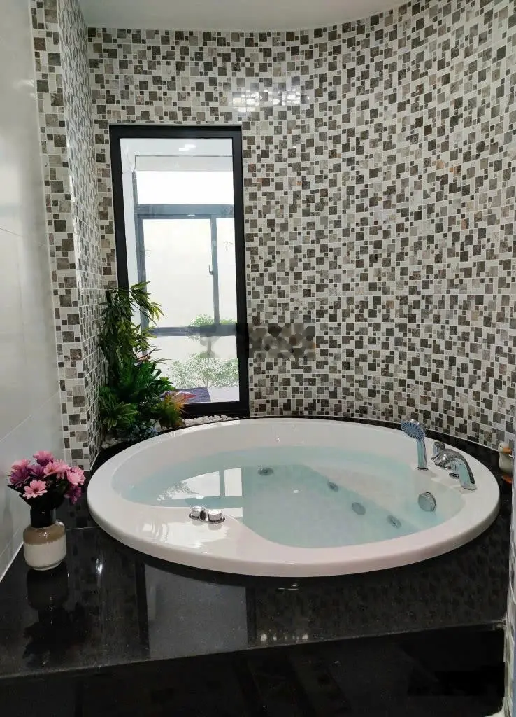 Toà Building Lý Chính Thắng 6 Tầng Thang Máy 7,7x20 5m ra Mặt Tiền