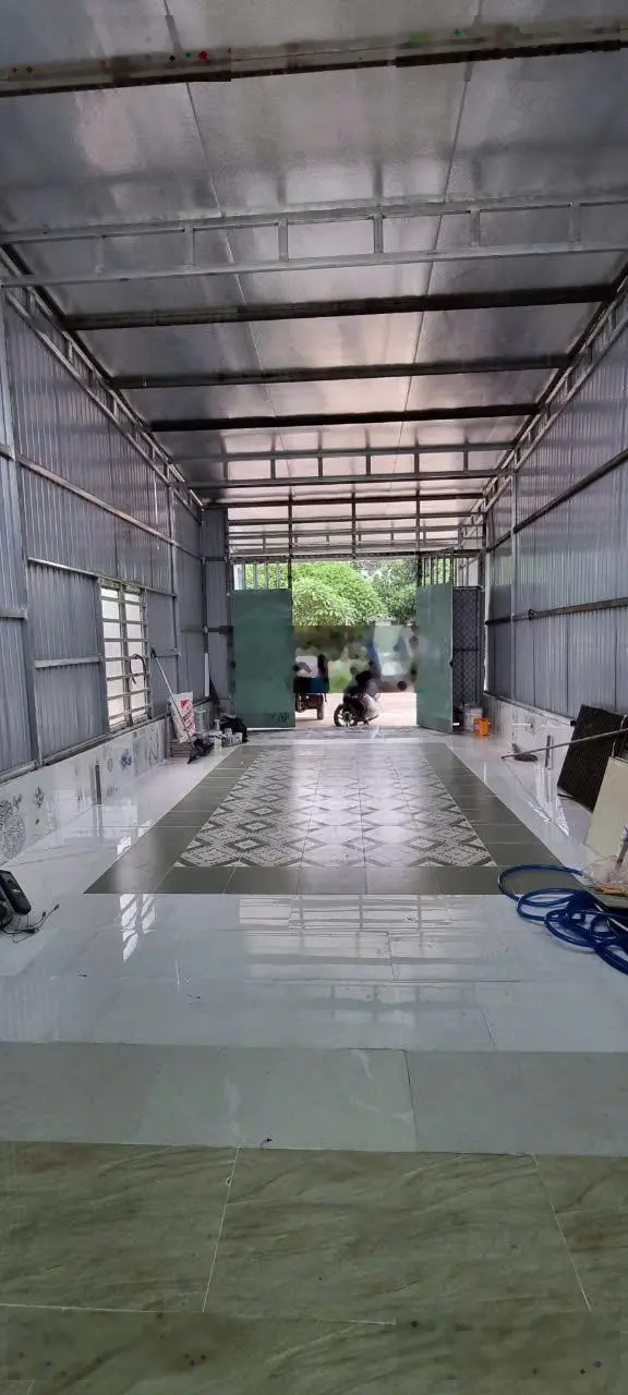 Bán nhà đẹp 2 mặt tiền chợ - đường nhựa 20m trục chính