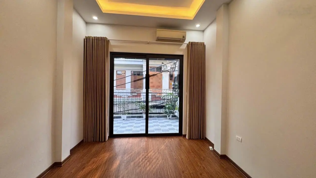 Bán nhà Đức Diễn - Bắc Từ Liêm 5 tầng sát đường ô tô kd dòng tiền tốt giá 4 tỷ 750tr