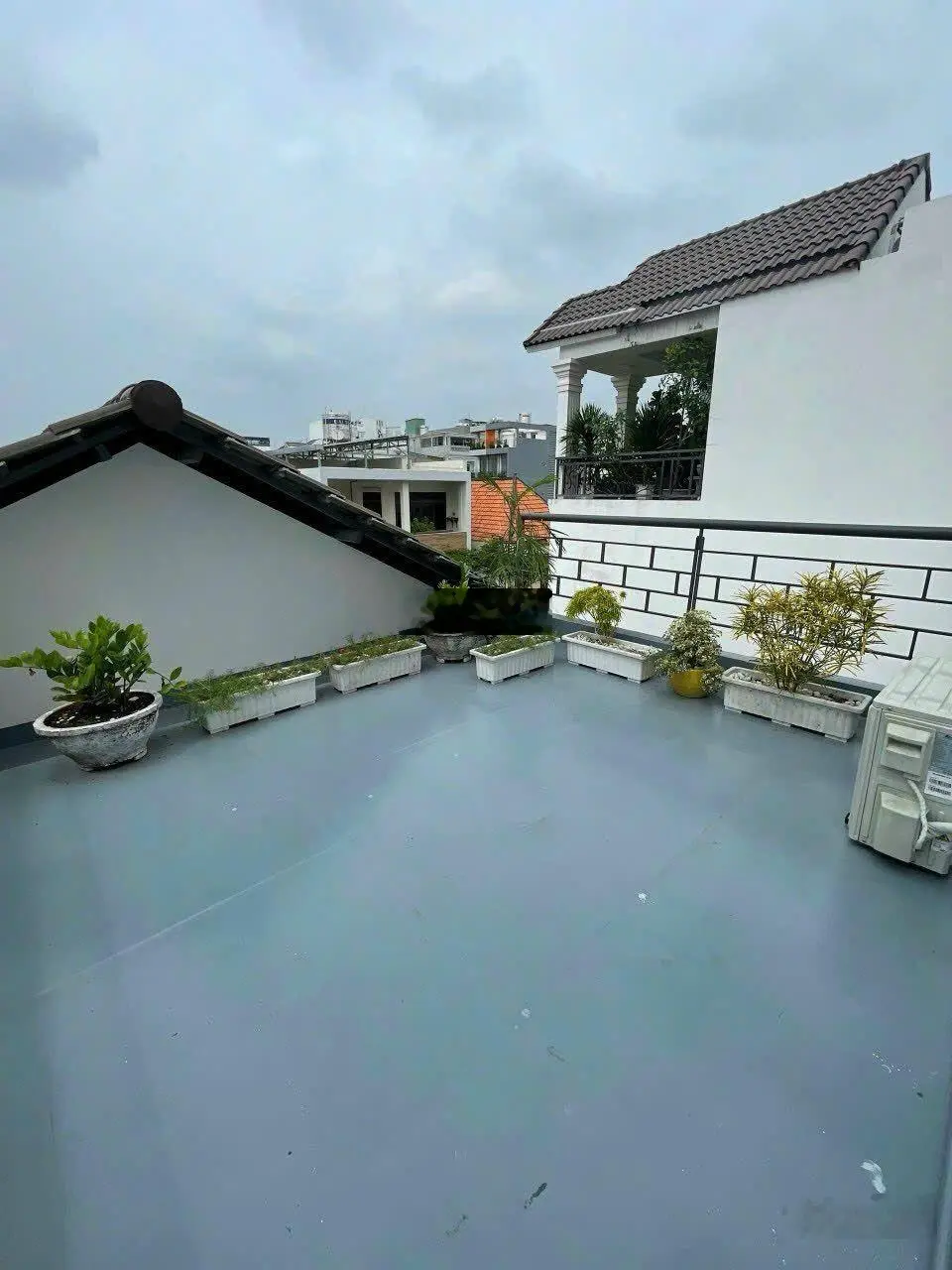 Bán gấp nhà Nguyễn Xí, Bình Thạnh,giá 2tỷ2/48m2,thuận tiện di chuyển,gần chợ.LH 0922811690 Ngân