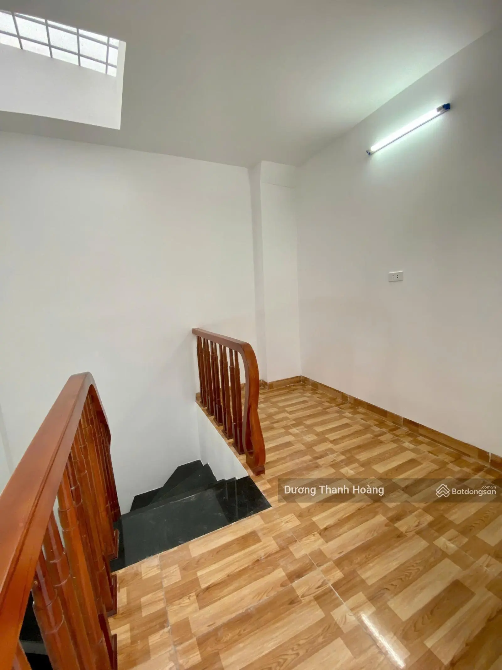 Cần bán nhà mới Thạch Bàn xây mới 30m2 x 5 tầng, giá chỉ hơn 4 tỷ chút