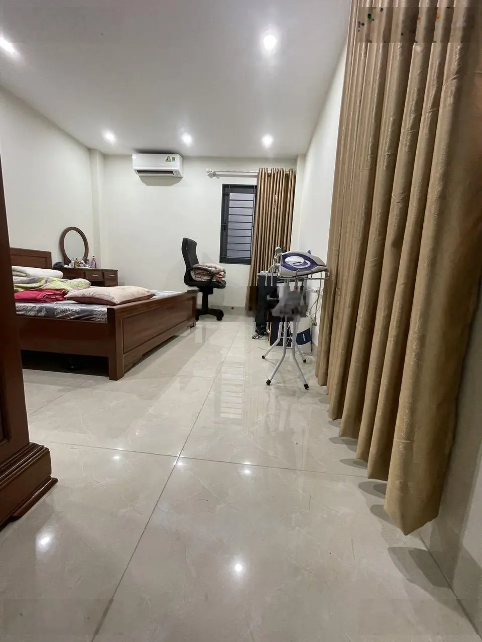 Cần bán nhà phố Ngọc Khánh 76m2 4 T MT 3,92m giá hơn 11 tỷ ô chờ thang máy KD dòng tiền