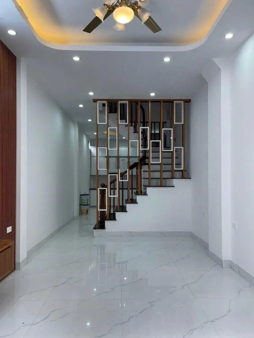 Bán nhà xây mới Phú Diễn Nguyễn Đạo An, tầng 2 phòng ngủ, gần ô tô, giá: Nhỉnh 5 tỷ,