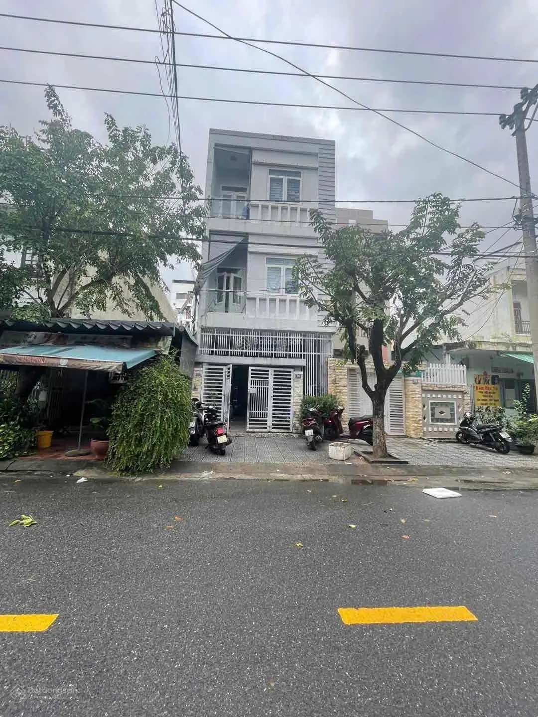 Bán căn nhà trọ 3 tầng mặt tiền đường Hoài Thanh, phố biển Ngũ Hành sơn