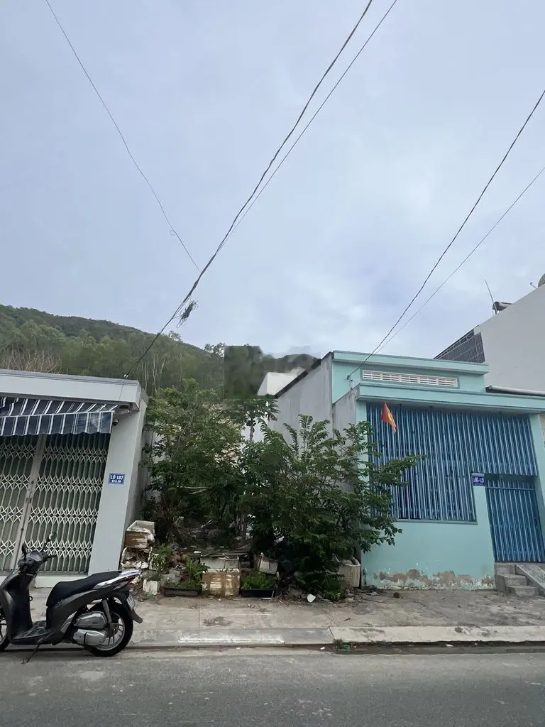 Cần bán lô đất đẹp TP Nha Trang, tái định cư Hòn Rớ 2. Giá cần bán 2.4