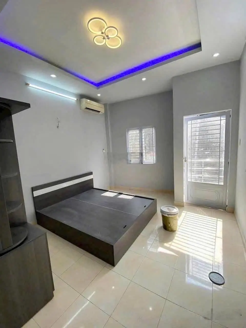 Nhà đẹp gần mặt tiền - 66m2 - Ngang 4 mét - Sát Đội Cung, Lê Đại Hành - Quận 11 - Chỉ 5.x TL