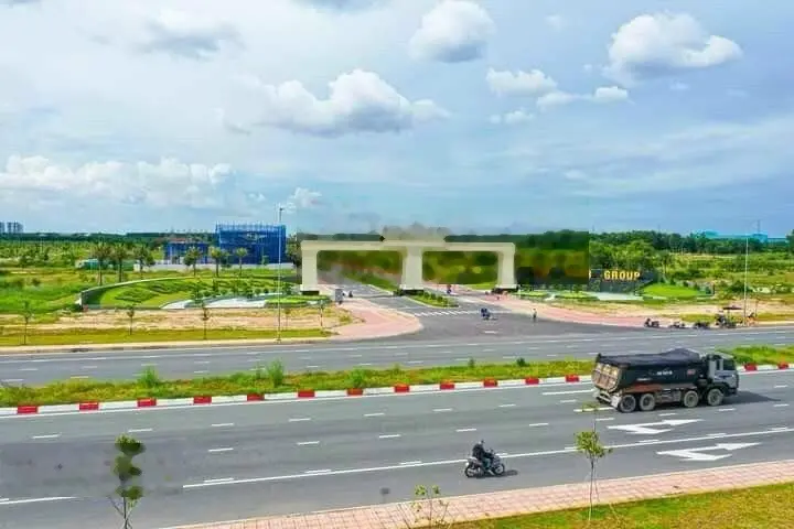 cần bán 1 lô đất tại dự án mega2 kim oanh giá bao hết 960 ra hợp đồng lh 0908 010 ***