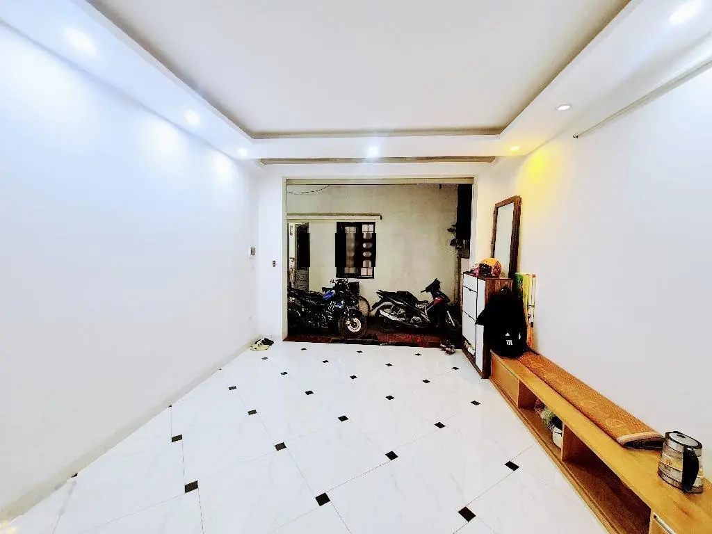 Nhà đẹp ở luôn, Tây Nam Linh Đàm tiện ích an sinh đỉnh. Thoáng sáng, hoa hậu xóm