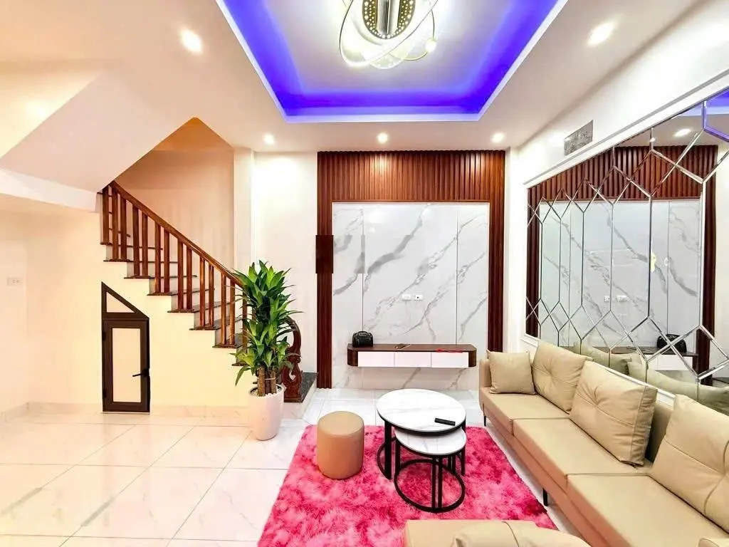 Bán nhà phố Bạch Mai 4tầngx3ngủ, ô tô đỗ cửa, sân chơi rộng, 3 thoáng, full đồ