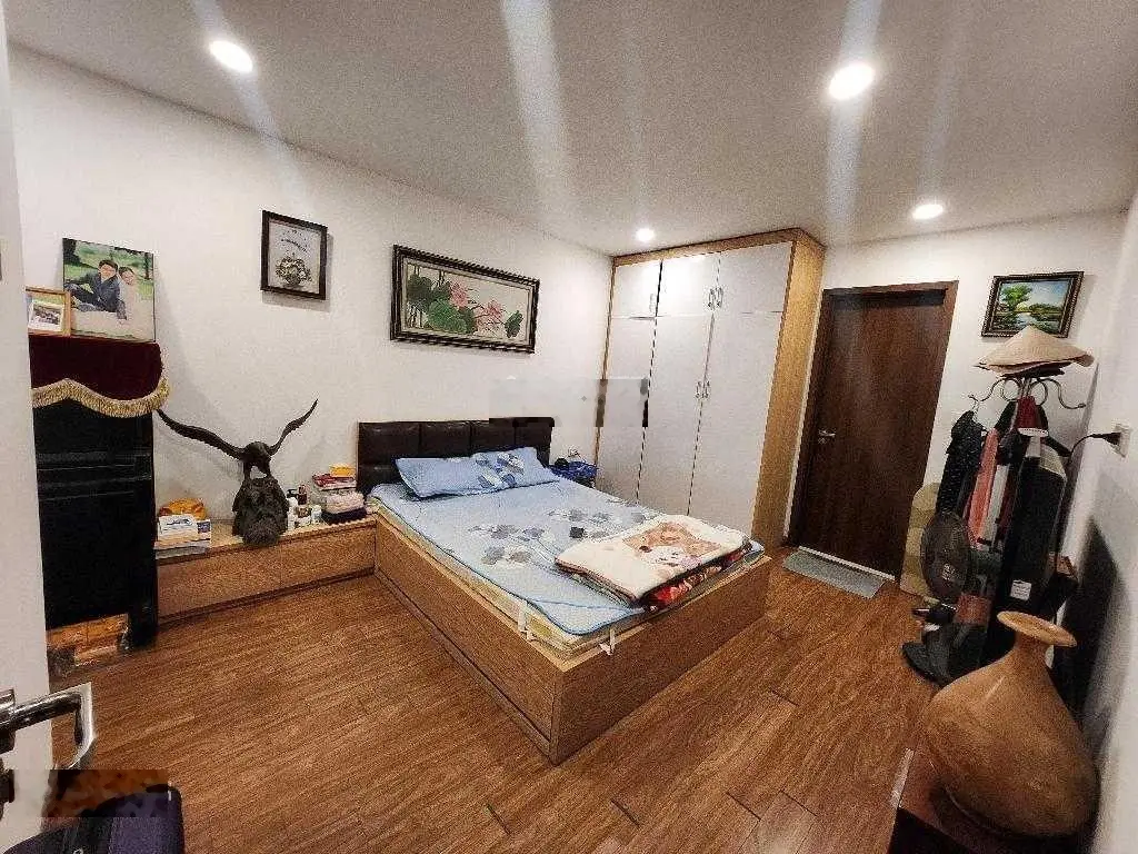 Chính chủ cần bán gấp căn 2PN Hà Nội Center Point 27 Lê Văn Lương có slot ô tô