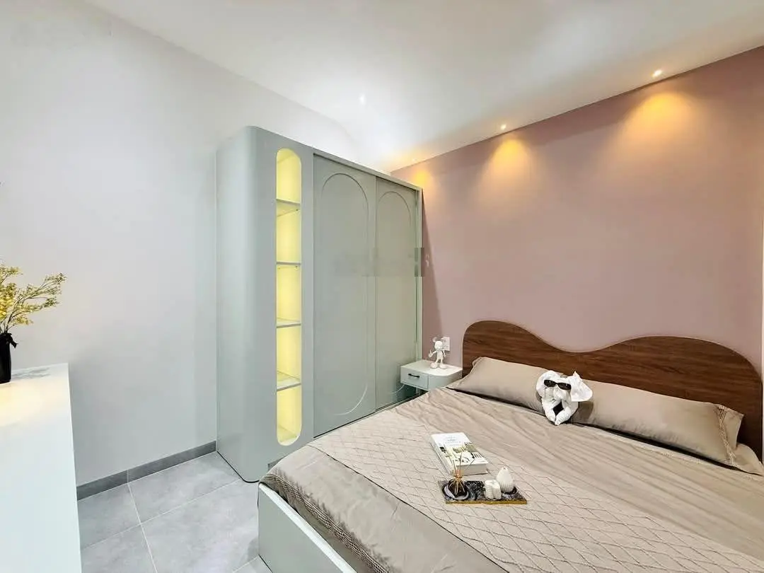 Bán nhà gần Vincom Phan Văn Trị full nội thất một trệt 2 lầu giá 4,99 tỷ TL