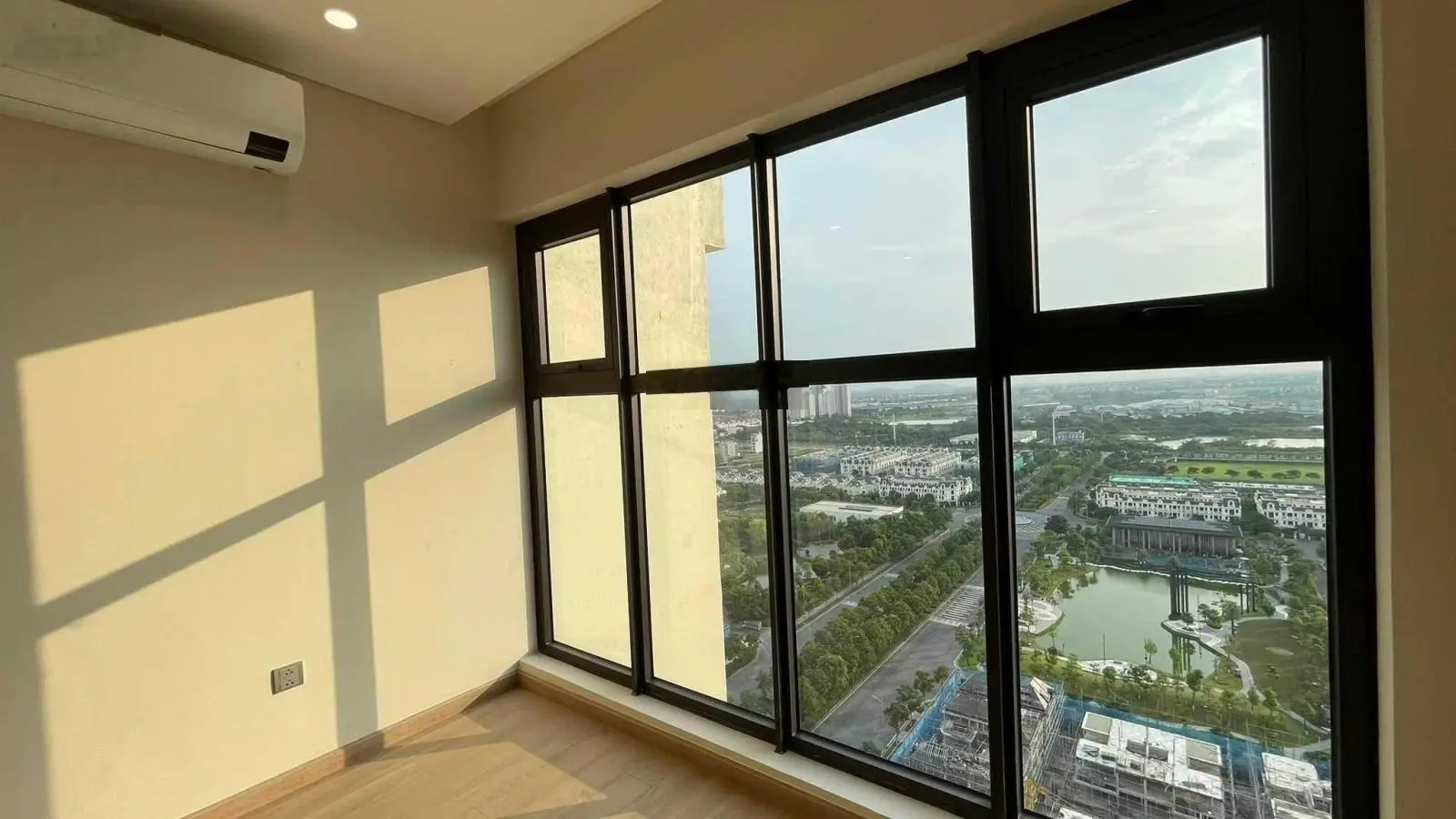 Bán căn hộ 2PN+ , DT 80m2 tại Moonlight 1 KĐT An Lạc Green Symphony, view hồ & công viên