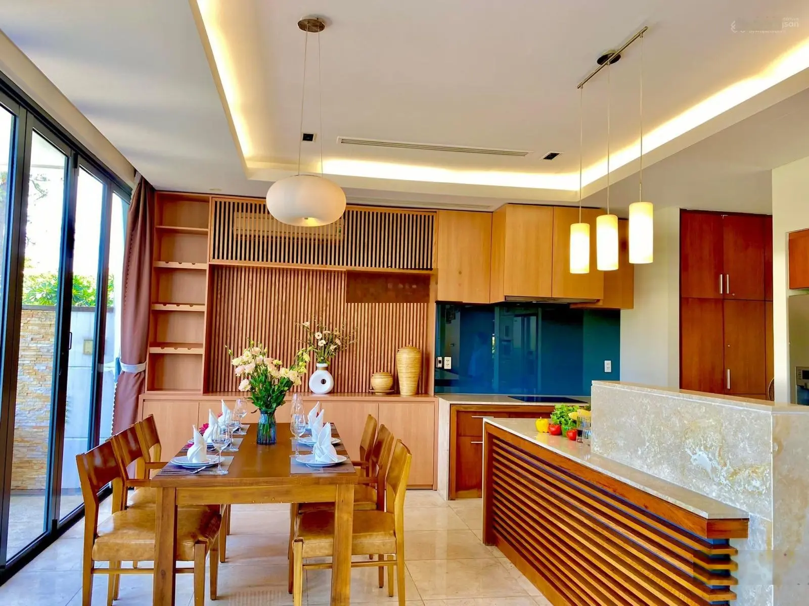 Cắt lỗ biệt thự 732.9m2, 4PN, Ocean Villas Đà Nẵng, sổ đỏ lâu dài full nội thất, hồ bơi sân vườn