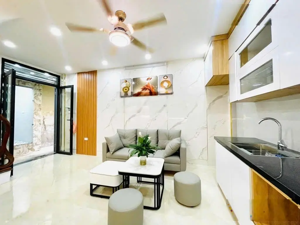 Hồng Mai - Bạch Mai - ngõ thông - gần phố - nhà mới ở luôn - 33m2 - 4 tầng - giá 4.5 tỷ